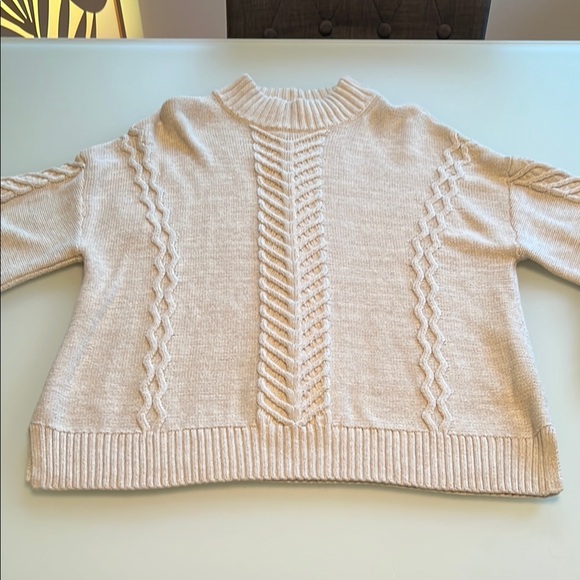 GAP Cream Crew Neck Sweater - Picture 1 of 5